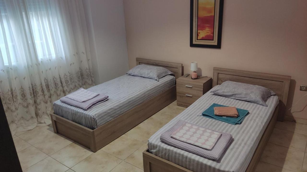 Airport'S Close, Cozy Flat For 6 Persons Apartment Markópoulon Екстериор снимка